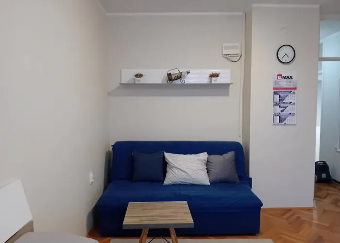 A-1 아파트 자예카르